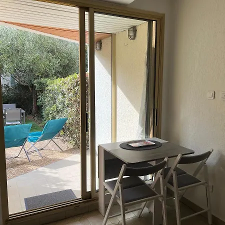 Apartment En Rez De Jardin De Portissol